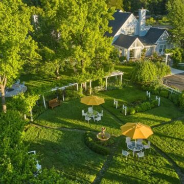 united-states-tourism-sector-enters-high-growth-wellness-era-as-lithia-springs-resort-oregon-expands-with-capri-bungalows-delivering-emotional-luxury-escape-and-immersive-mineral-spring-healing-retreat-experience united-states-tourism-sector-enters-high-growth-wellness-era-as-lithia-springs-resort-oregon-expands-with-capri-bungalows-delivering-emotional-luxury-escape-and-immersive-mineral-spring-healing-retreat-experience